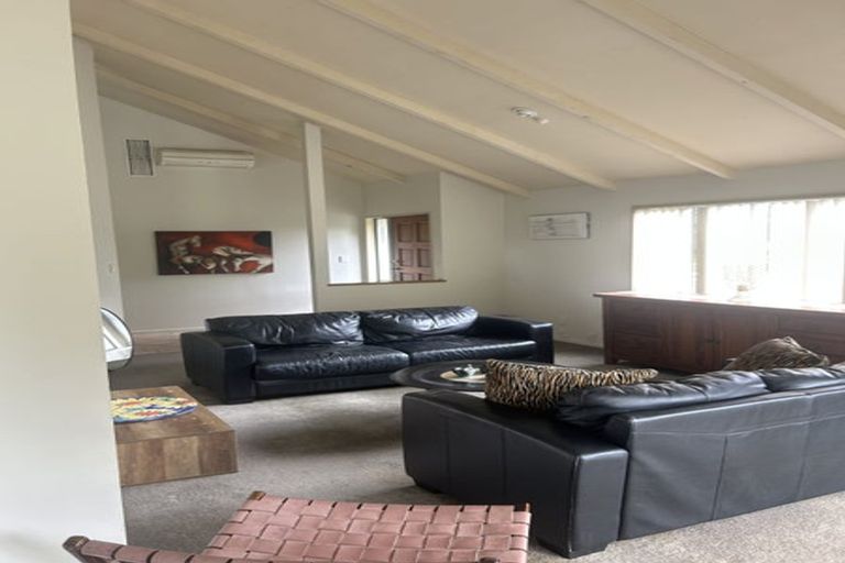 Photo of property in 90a Atkinson Road, Titirangi, Auckland, 0604