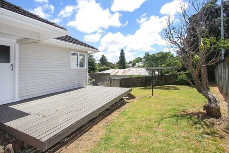 Photo of property in 187a Edmonton Road, Te Atatu South, Auckland, 0610