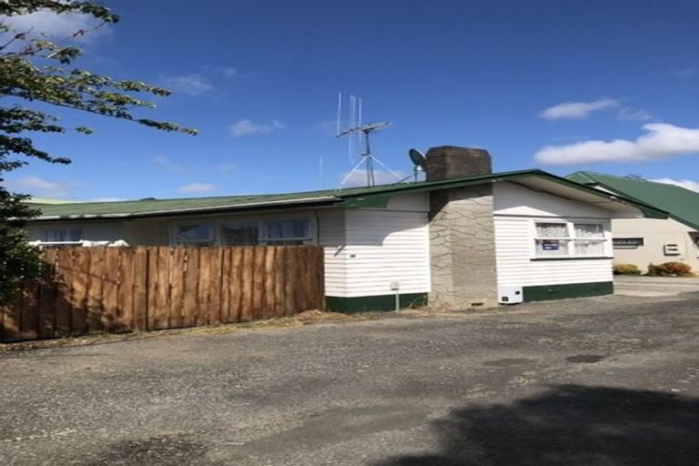 Photo of property in 37 Carrington Avenue, Hillcrest, Hamilton, 3216