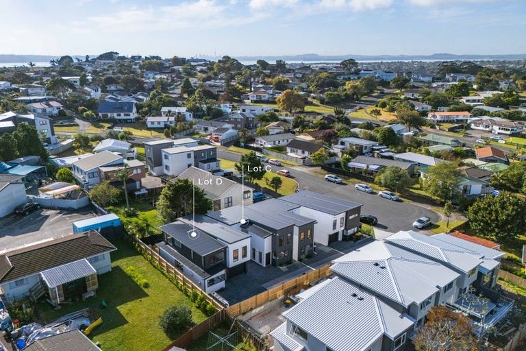 Photo of property in 21c Crosby Road, West Harbour, Auckland, 0618
