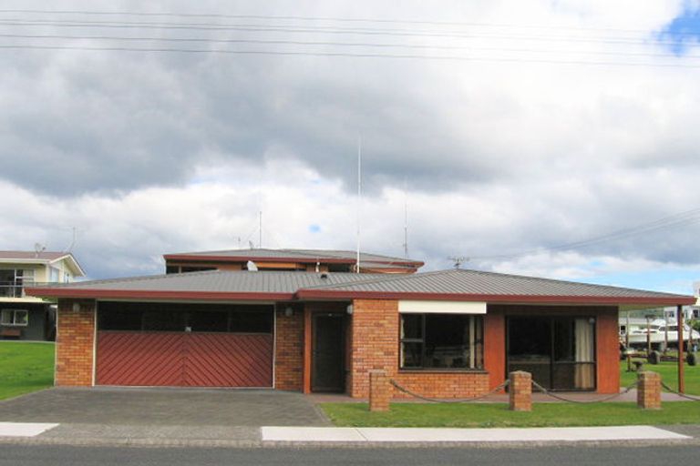 Photo of property in 309 Beach Road, Whangamata, 3620