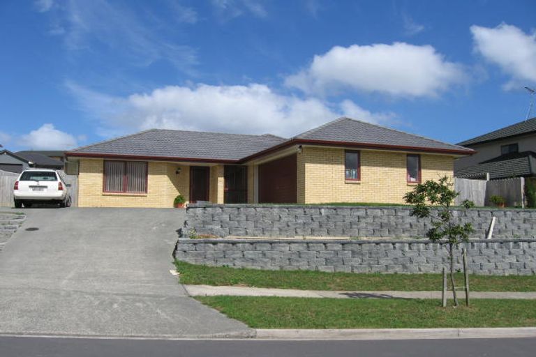 Photo of property in 9 Black Teal Close, Unsworth Heights, Auckland, 0632