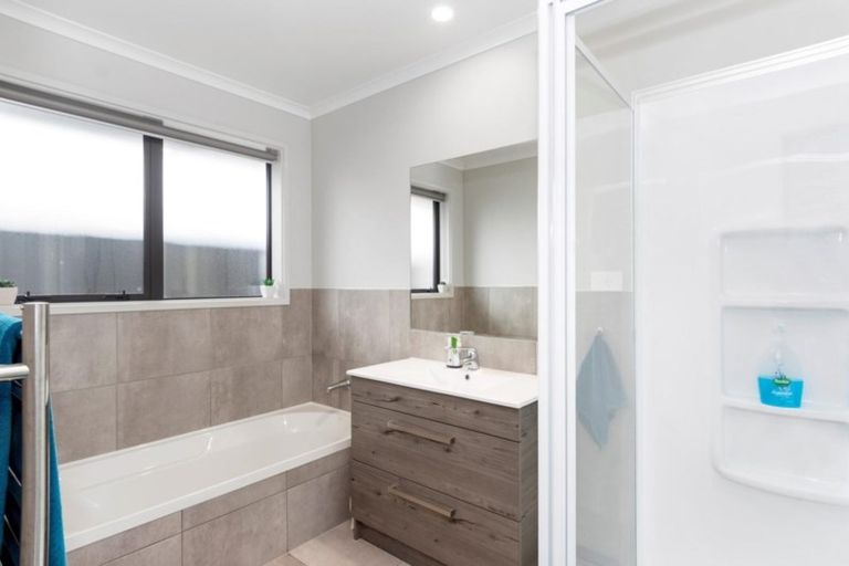 Photo of property in 60 Puhirake Crescent, Pyes Pa, Tauranga, 3112