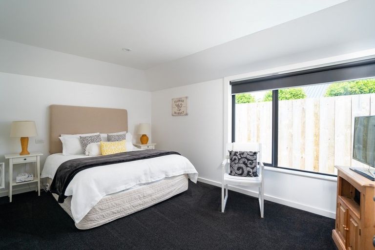 Photo of property in 20 Pukenamu Road, Rainbow Point, Taupo, 3330