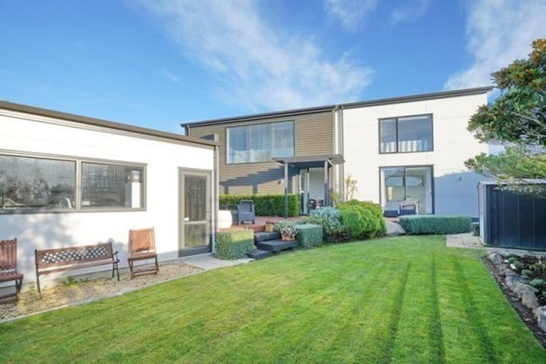 Photo of property in 74 Glenstrae Road, Redcliffs, Christchurch, 8081