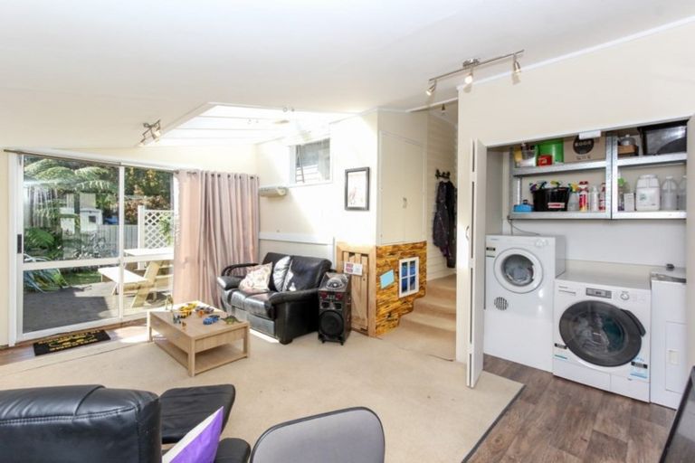 Photo of property in 33 Pembroke Street, Westown, New Plymouth, 4310