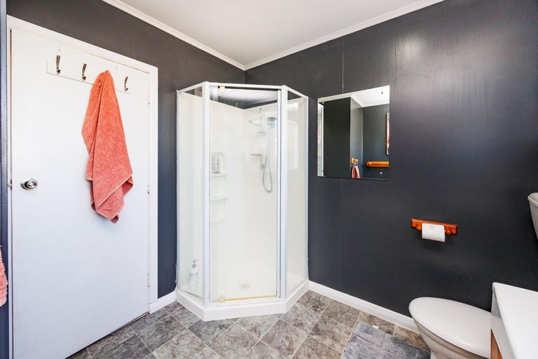 Photo of property in 40 Sutherland Crescent, Westbrook, Palmerston North, 4412