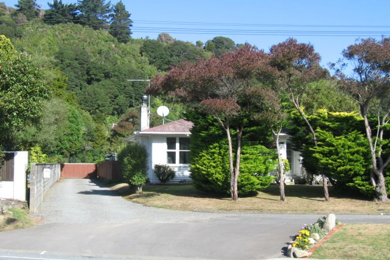 Photo of property in 682 Main Road North, Te Marua, Upper Hutt, 5018