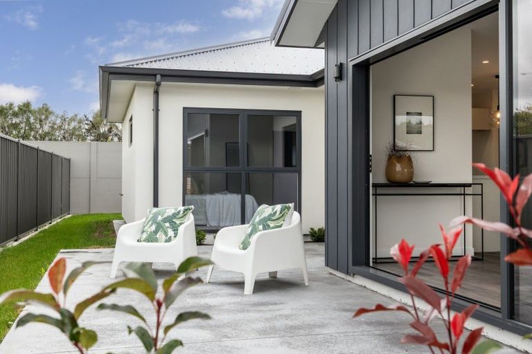 Photo of property in 24 George Yee Place, Taradale, Napier, 4112