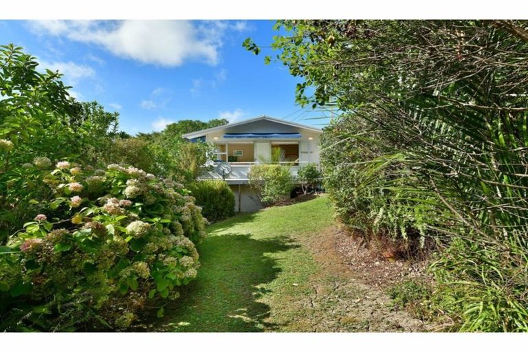 Photo of property in 11 Opahi Bay Road, Mahurangi West, Warkworth, 0983