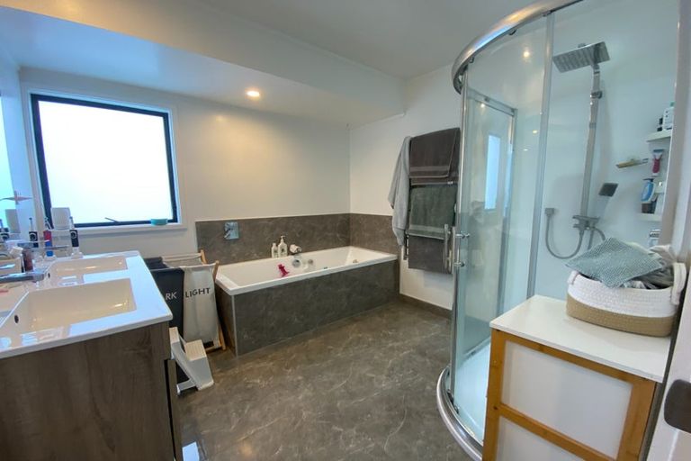 Photo of property in 4 Waiora Road, Stanmore Bay, Whangaparaoa, 0932