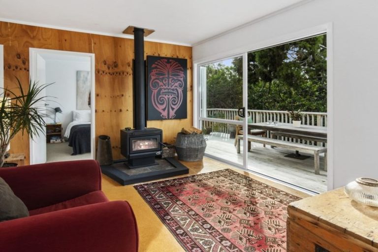 Photo of property in 3 Ferndale Avenue, Leigh, 0985