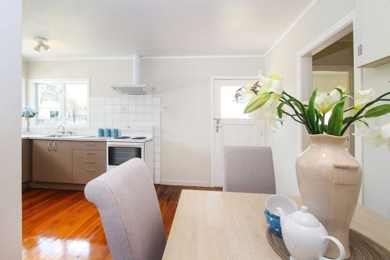 Photo of property in 187a Edmonton Road, Te Atatu South, Auckland, 0610
