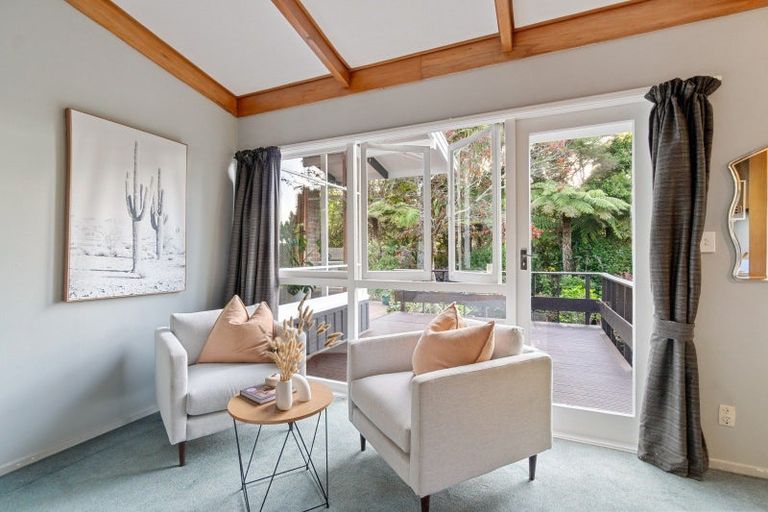 Photo of property in 232b Atkinson Road, Titirangi, Auckland, 0604