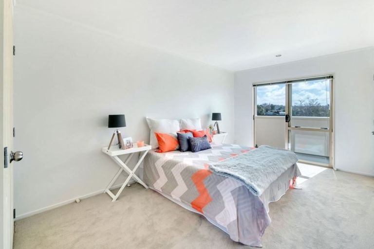 Photo of property in 10 Gina Avenue, Ranui, Auckland, 0612