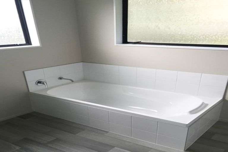 Photo of property in 1/13 Naviti Place, Browns Bay, Auckland, 0630