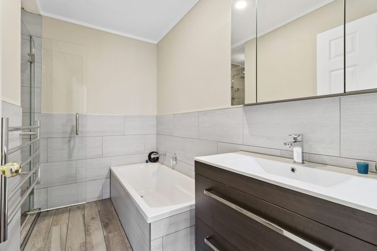 Photo of property in 14 Newfield Drive, Fairview Downs, Hamilton, 3214