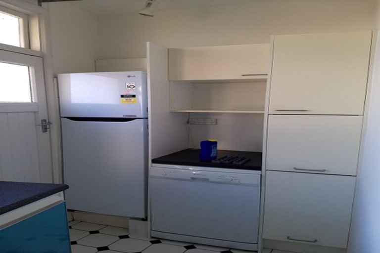 Photo of property in Hobson Flats, 8/1 Hobson Street, Pipitea, Wellington, 6011