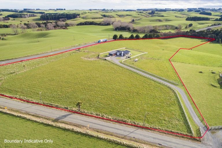 Photo of property in 23 Managhs Road, Halcombe, Feilding, 4775