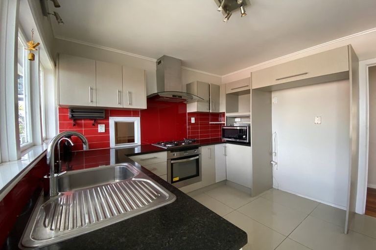 Photo of property in 53 Chatsworth Crescent, Pakuranga Heights, Auckland, 2010