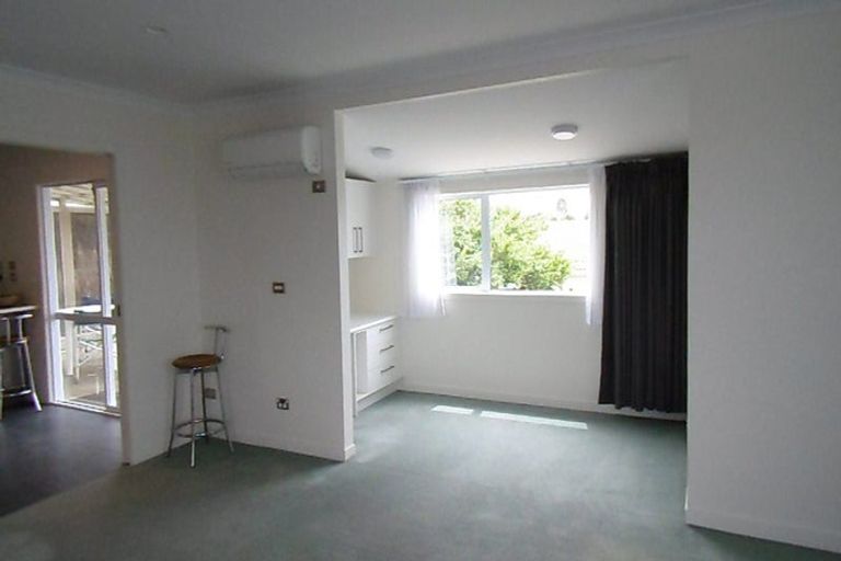 Photo of property in 46 Albatross Road, Red Beach, 0932