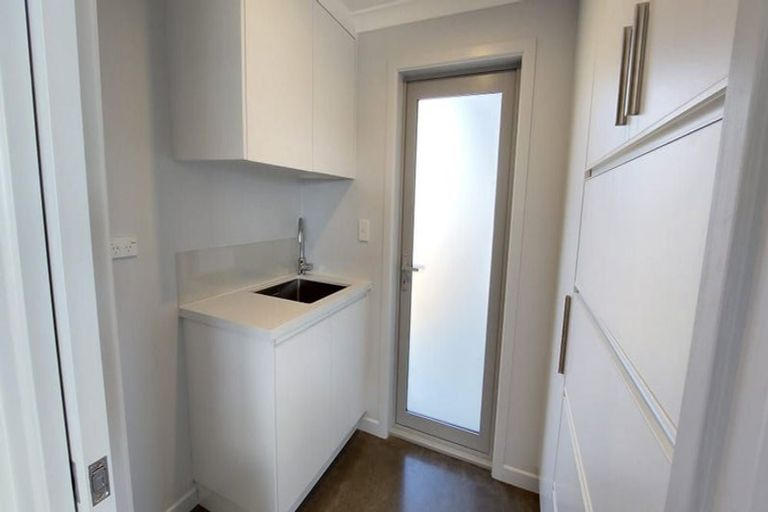 Photo of property in 122a Heta Road, Highlands Park, New Plymouth, 4312