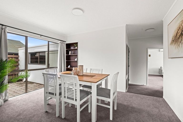 Photo of property in 35 Townshend Crescent, Greenmeadows, Napier, 4112