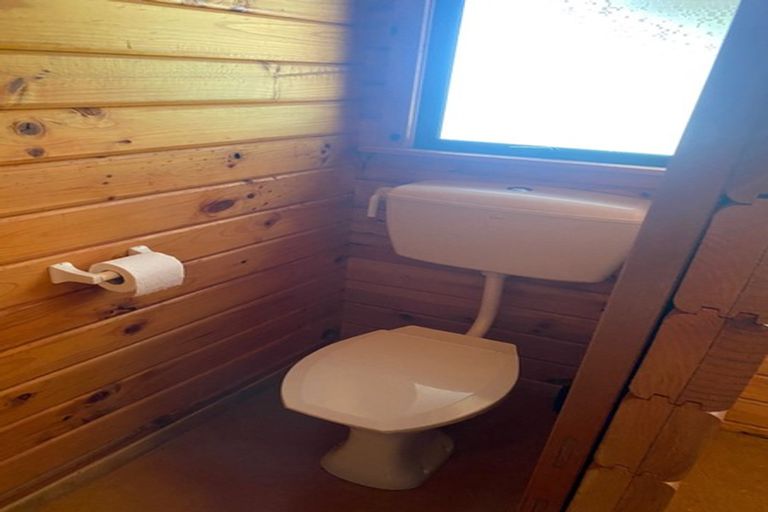 Photo of property in 17 Ivy Terrace, Moana, 7872