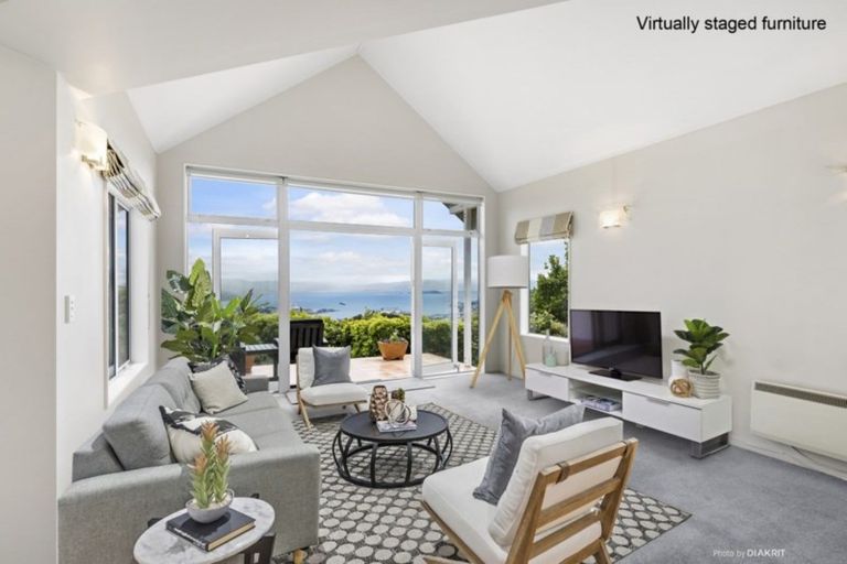 Photo of property in 32 Ashton Fitchett Drive, Brooklyn, Wellington, 6021