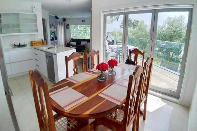 Photo of property in 1/12 Speedy Crescent, Hillcrest, Auckland, 0627