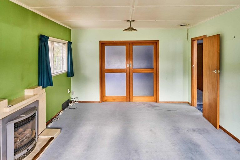 Photo of property in 115 Main Road, Wainuiomata, Lower Hutt, 5014