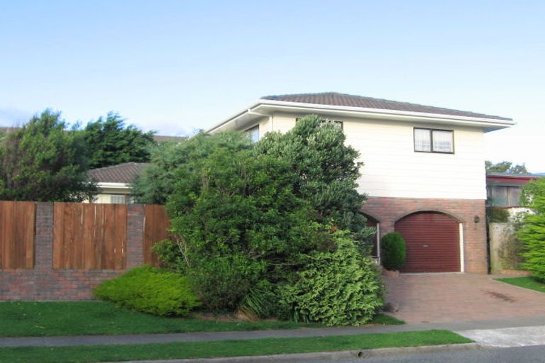 Photo of property in 18 Mossburn Grove, Kelson, Lower Hutt, 5010