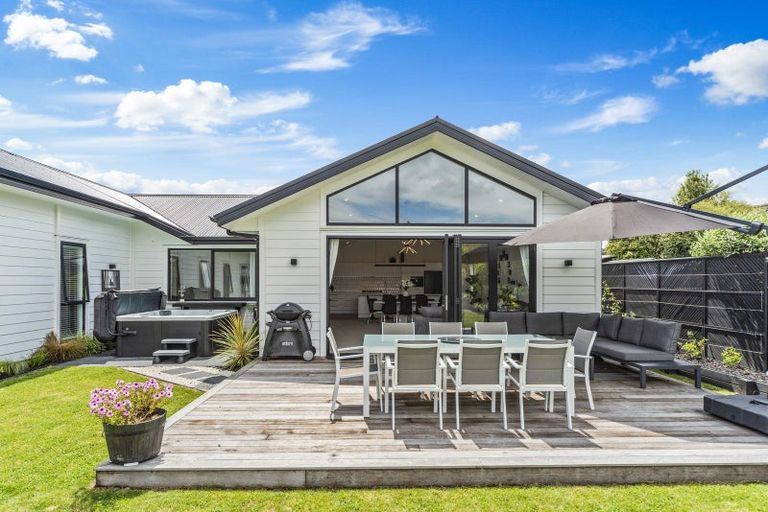 Photo of property in 97 Lisland Drive, Kinloch, Taupo, 3377