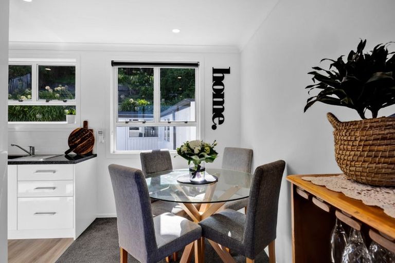 Photo of property in 25 Simons Street, Moturoa, New Plymouth, 4310