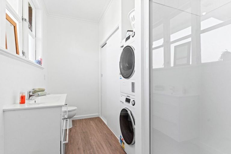 Photo of property in 64 Cologne Street, Martinborough, 5711