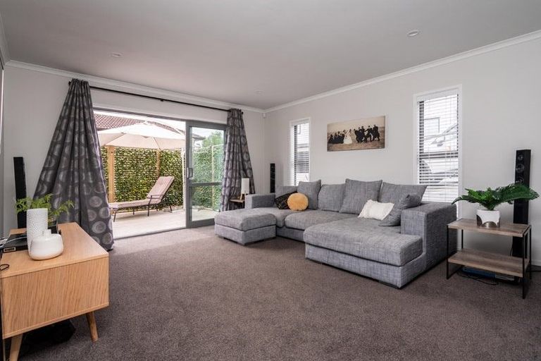 Photo of property in 155 Keri Vista Rise, Papakura, 2110