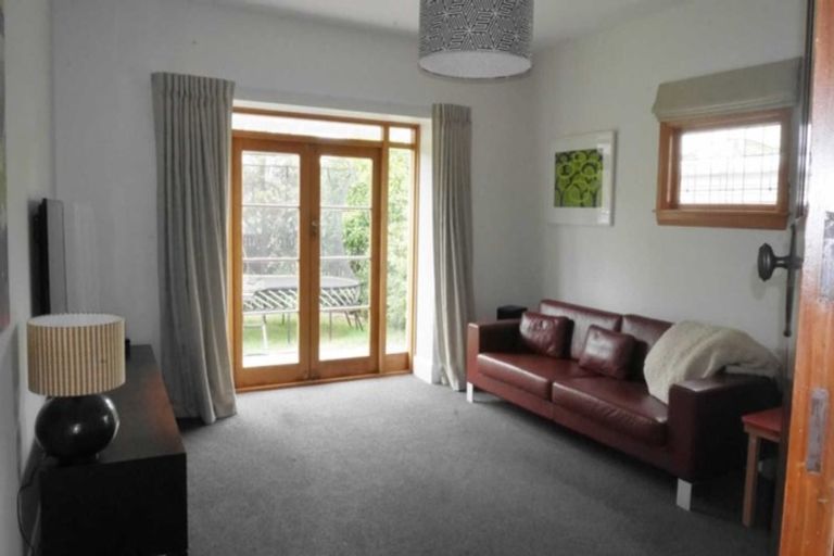 Photo of property in 22 Saint Andrews Square, Strowan, Christchurch, 8052