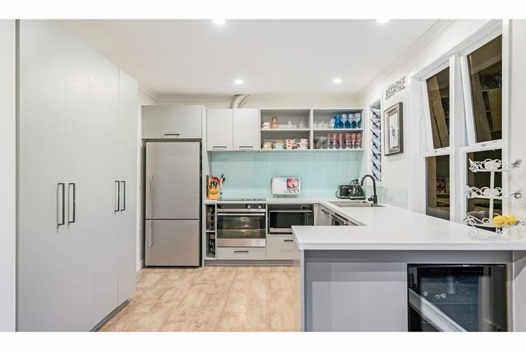 Photo of property in 105 Wood Bay Road, Titirangi, Auckland, 0604