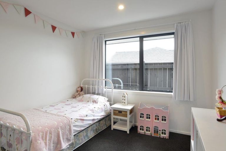 Photo of property in 72 Feist Street, Carterton, 5713