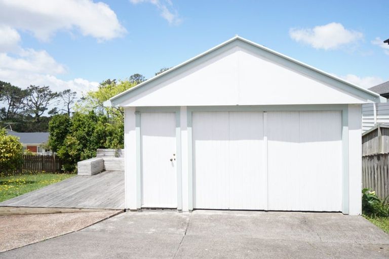 Photo of property in 494 Blockhouse Bay Road, Blockhouse Bay, Auckland, 0600