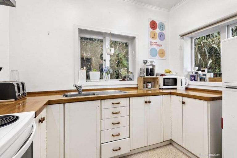 Photo of property in 3a Linwood Way, Island Bay, Wellington, 6023