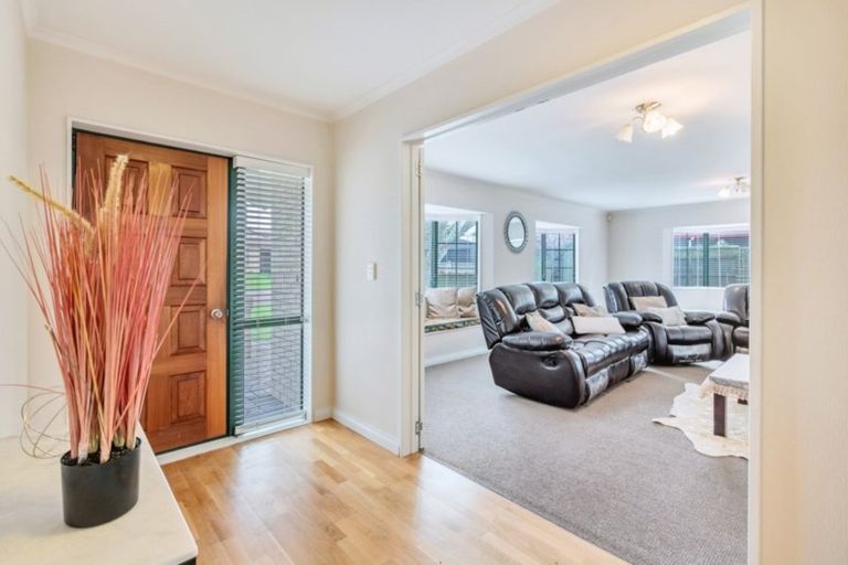 Photo of property in 20 Gairloch Place, Wattle Downs, Auckland, 2103