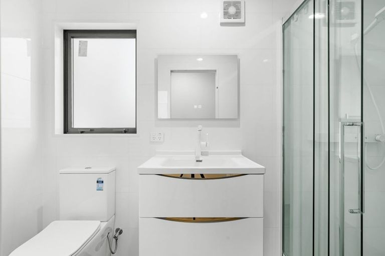 Photo of property in 6a Auburn Avenue, Upper Riccarton, Christchurch, 8041