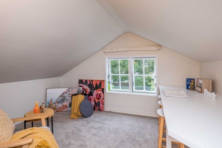 Photo of property in 20 Glendavar Street, Berhampore, Wellington, 6023