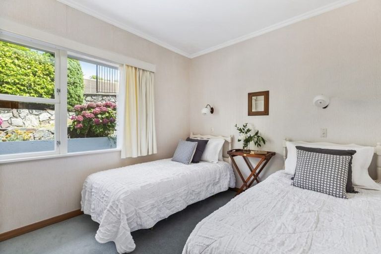 Photo of property in 10 Tai Paku Paku Road, Karaka Bays, Wellington, 6022