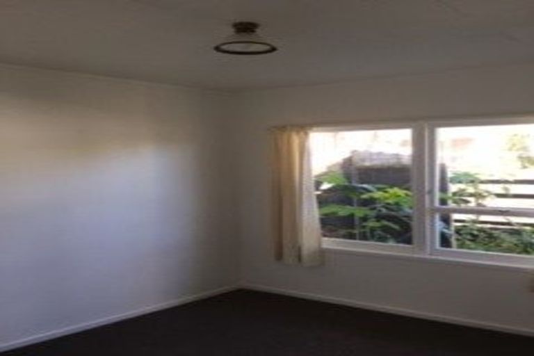 Photo of property in 2/318 Royal Road, Massey, Auckland, 0614