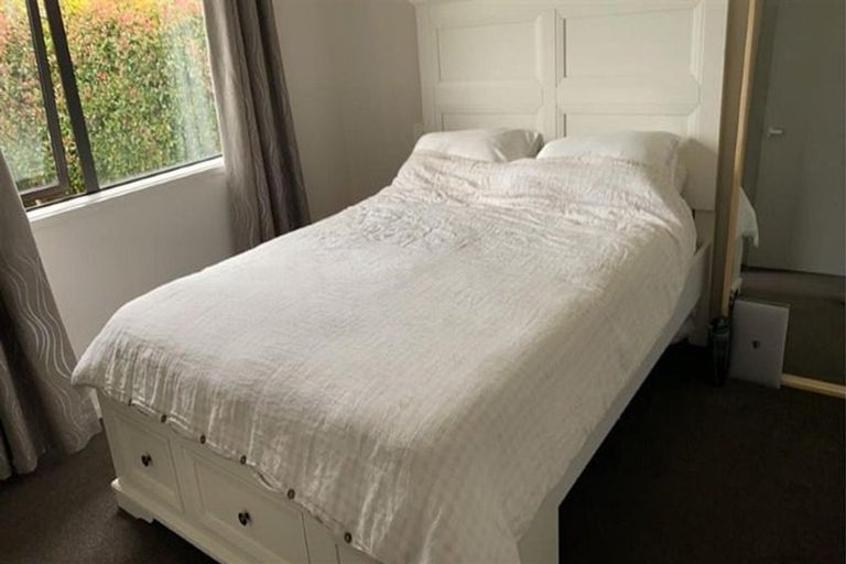 Photo of property in 10 Bathurst Crescent, Pyes Pa, Tauranga, 3112