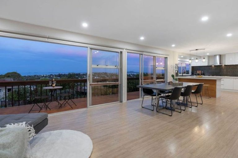 Photo of property in 254 Glamorgan Drive, Northcross, Auckland, 0630