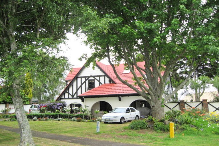 Photo of property in 3 Bacardi Place, Conifer Grove, Takanini, 2112