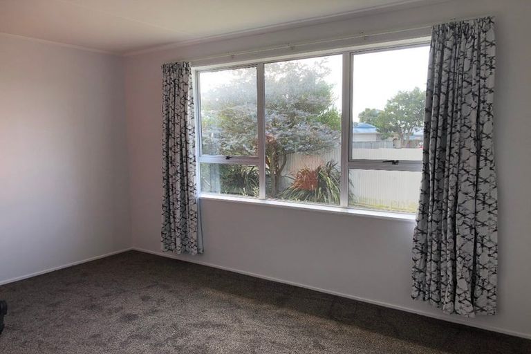 Photo of property in 24 Heather Street, Levin, 5510